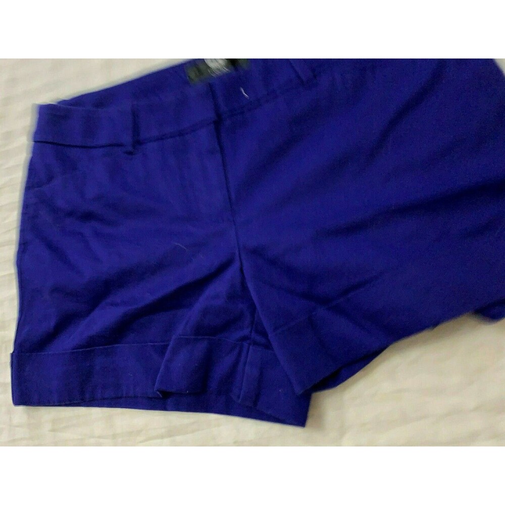MOSSIMO WOMENS SHORTS SIZE 4